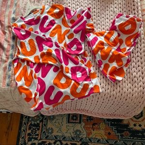 Official Dunkin Sweatsuit 2xl new